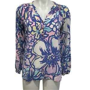 Lilly Pulitzer Elsa silk blouse in tropical catwalkin print
Size small